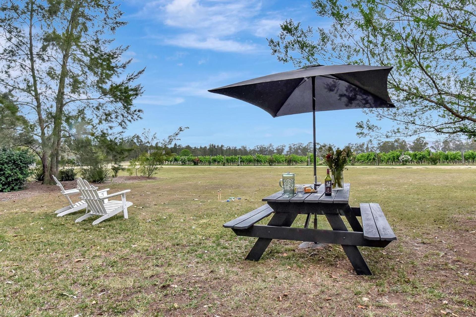 Bracken Ridge Vineyard The Entire Estate Rothbury ภายนอก รูปภาพ