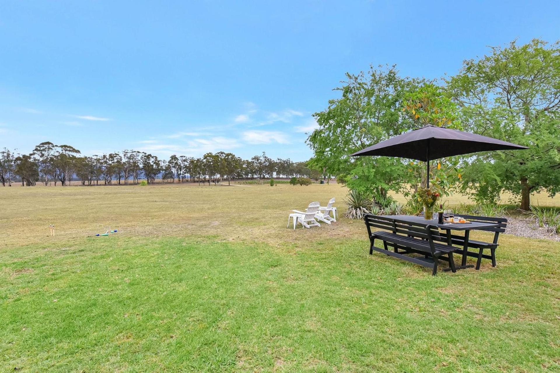 Bracken Ridge Vineyard The Entire Estate Rothbury ภายนอก รูปภาพ